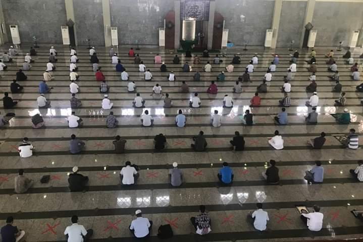 Masjid Agung Lakukan Shalat Jumat Perdana Di Tengah Pandemi – Own Talk