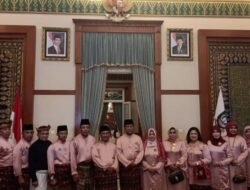 Kenakan Pakaian Khas Melayu, Danlantamal IV Hadiri Hari Jadi Kepri ke-17