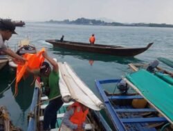 Polsek Sosialisasikan Penggunaan Life Jacket Pada Penumpang Pancung di Pelabuhan Sagulung