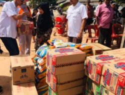 Komunitas Sosial Kepri Peduli Serahkan Bantuan Pada Korban Longsor di Jodoh