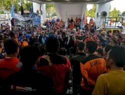 Rudi Luluh di Demo Buruh !