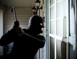 Pukul dan Todongkan Sajam ke Korban, Rampok Lintas Kota ini dilumpuhkan Polisi