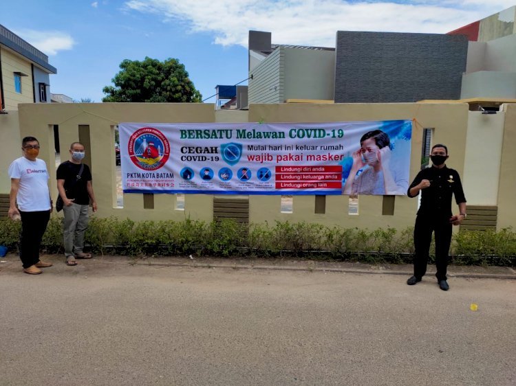Dukung Pemerintah, PKTM Sebar Spanduk Imbauan Pakai Masker di Titik Keramaian