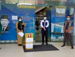 Hood Foundation dan Relawan Batam Fight Covid-19 Bagikan APD di Sejumlah Rumah Sakit dan Puskesmas