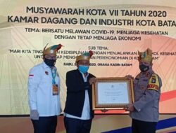 Polda Kepri Terima Penghargaan Dari Kadin Kota Batam