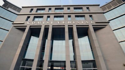 Sepekan Dikonfirmasi Covid-19, Sekjen KY Tutup Usi