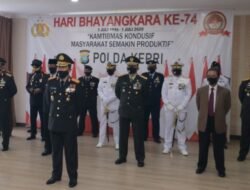Danlantamal IV Hadiri Upacara Peringatan HUT Bhayangkara Ke-74 Di Mapolda Kepri