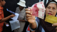 Modal KTP dan KK Dapat Bantuan Rp 300 Ribu, Begini Caranya !