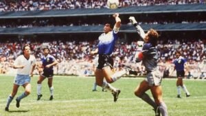 Maradona “Gol Tangan Tuhan” Meninggal Dunia