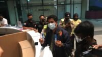 Pastikan Keamanan Penumpang Bandara Hang Nadim, Polisi Lakukan Drug Swab Kepada 29 Crew Pesawat