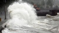 Jangan Dulu Ke Pantai, Air Pasang hingga 3 Meter Hari Ini