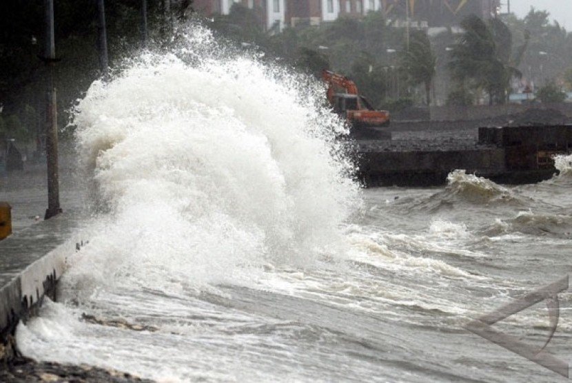 Jangan Dulu Ke Pantai, Air Pasang Hingga 3 Meter Hari Ini – Own Talk