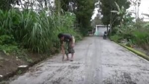 Erupsi Gunung Merapi Dua Kecamatan Ini Dibanjiri Hujan Abu