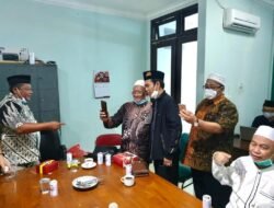 Kisah Pertemuan UAS dan Kiyai Khos