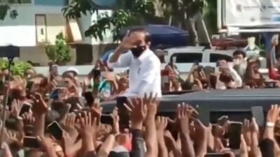 Munarwan Laporkan Jokowi dan Habib Soal Kerumunan Di Maumere