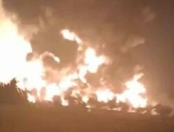 [Breaking News] – Kilang Minyak PT Pertamina Indramayu Terbakar