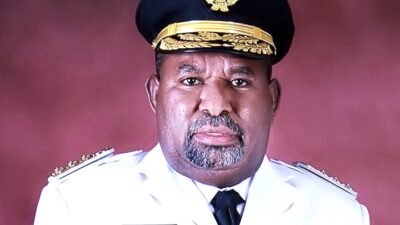 Berita tentang Lucas Enambe