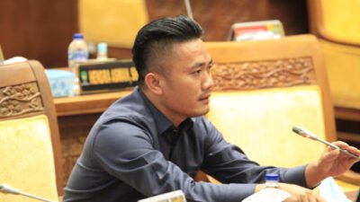 Utusan Sarumaha DPRD kota Batam