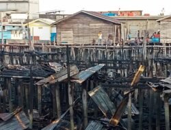 Si Jago Merah Hanguskan 10 Unit Rumah dan 1 Unit Kapal