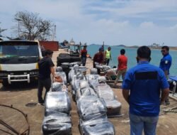 Ditpolairud Polda Kepri Amankan Satu Unit Kapal Penyeludup Puluhan Onderdil Mobil