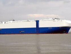 Ditembak Serangan Rudal, Kapal Cargo Perusahan Israel Rusak