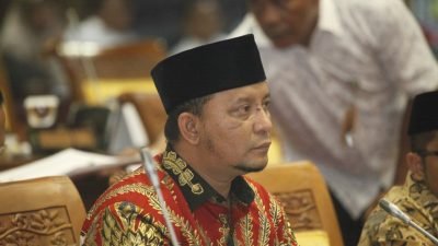 Muhammad Rudi lahir di Lorong Margoyoso, Kecamatan Ilir Timur II, Palembang. Ia menempuh pendidikan Sekolah Dasar (SD) di Yayasan Sosial Pendidikan (YSP)