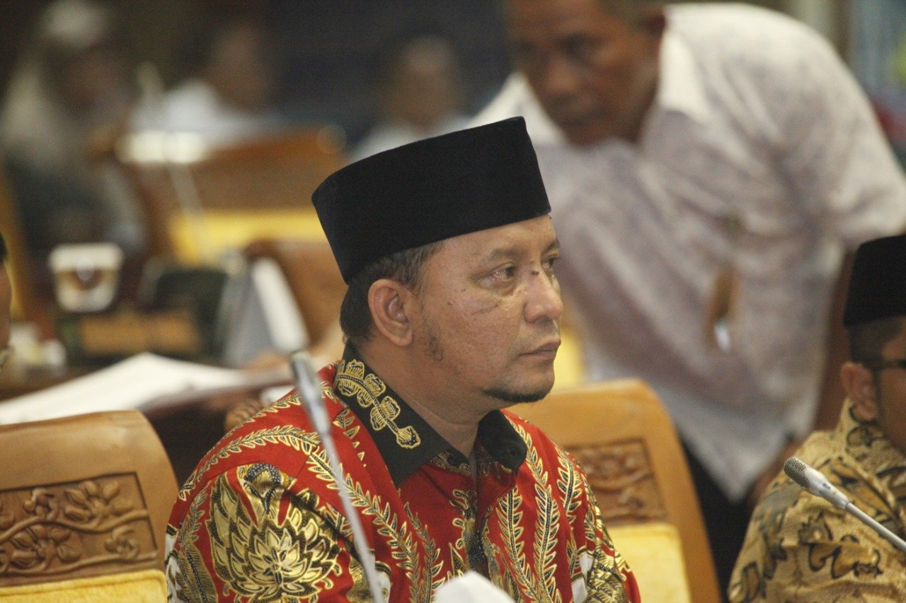 Muhammad Rudi lahir di Lorong Margoyoso, Kecamatan Ilir Timur II, Palembang. Ia menempuh pendidikan Sekolah Dasar (SD) di Yayasan Sosial Pendidikan (YSP)