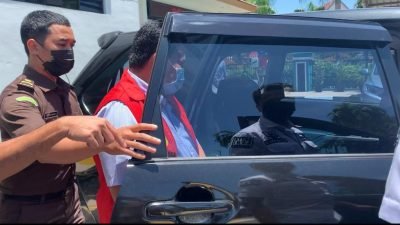 Rustam Efendi ditangkap