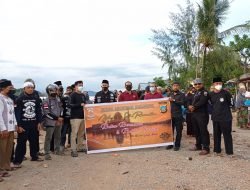 Bikers Subuhan Bersama Polda Kepri Berbagi Paket Sembako Untuk Warga Tak Mampu