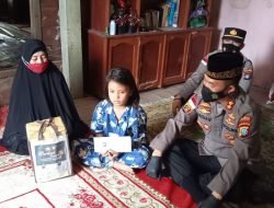 Peduli Kasih, Kapolres Karimun Beri Bantuan Anak Korban Lakalantas