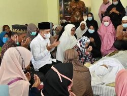 Nenek Wabup Tutup Usia, Bupati dan Ketua TP PKK Batu Bara Melayat ke Rumah Duka