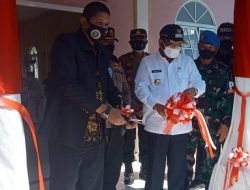 Bupati Bersama Kapolres Karimun Resmikan Kampung Tangguh di Lakam Timur