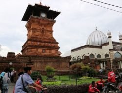 Akibat Wisata Religi, Ombak Covid-19 Menyerang Kudus