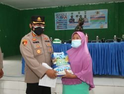 Asyiknya, Habis Divaksin Trus Dikasih Sembako