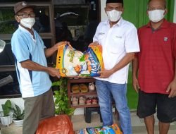 Hendrik Blusukan Kerumah Warga yang Terdampak Covid-19