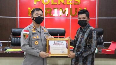 Kapolres Karimun Terima Penghargaan Dari Bawaslu