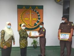 PT Timah Bersinergi dengan Kajari Kepulauan Meranti untuk Bagikan Paket Sembako