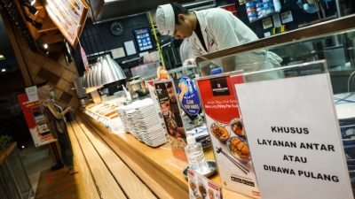 Aturan Terbaru PPKM: Dine In Maksimal 20 Menit dan Dilarang Ngobrol