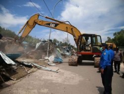 Tim Terpadu Tertibkan ROW 30 M Jalan Industri Tanjung Uncang