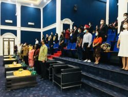 Sepuluh Personil Polda Kepri Resmi Menyandang Gelar Magister Hukum