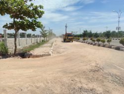 Akibat Lori Penimbun Tanah, Jalan Disekitar Tugu MTQ Rusak