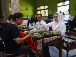 Dapat Kunjungan CEO Jatim, Bupati Nur Arifin Kenalkan Kuliner Khas Ayam Lodho