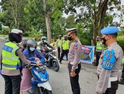 Operasi Zebra Seligi 2021, Satlantas Polres Karimun Bagi-bagi Masker