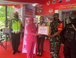 Bentuk Dukungan Moril, Bhayangkari Wonogiri Serahkan Tali Asih Kepada Personil Pospam Nataru