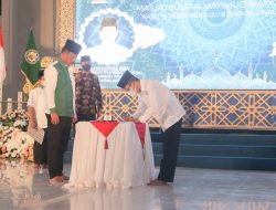 Rudi Lantik Amsakar Jabat Ketua DMI Batam