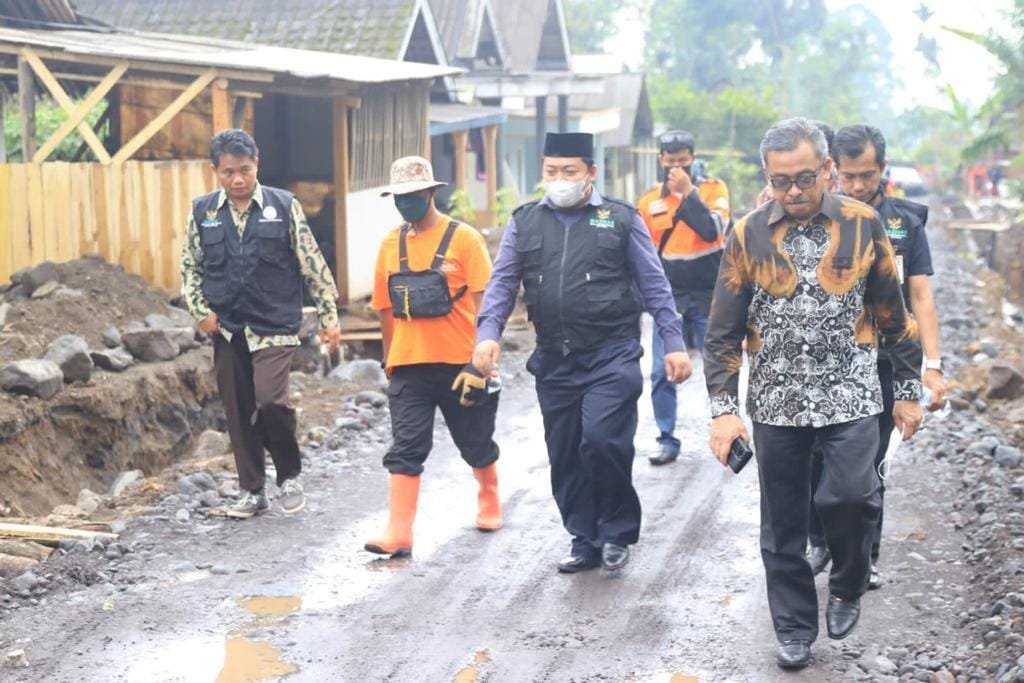 Pemerintah Kota Batam Serahkan Donasi Rp 500 Juta Untuk Korban Semeru