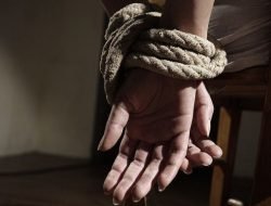 Gempar, Bocah 5 Tahun Ditemukan Disekap Dalam Kondisi Dirantai!