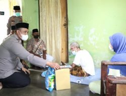 Kepedulian Kapolres Karimun kepada Warga melalui Jumat Berkah