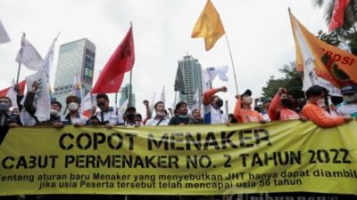 Seorang Warga Menggugat Aturan JHT UU Cipta Kerja ke MK