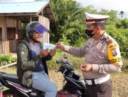 Polres Meranti Edukasi Taat Aturan Berlalu lintas dan Prokes